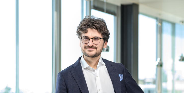 20220901-AlfredoDeMassis-CardCampus-370×187-x2-MH-comp - IMD Business School