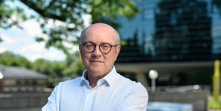 20220901-Faculty-BenoitLeleux-CardCampus-370×187-x2-MH-comp-comp - IMD Business School