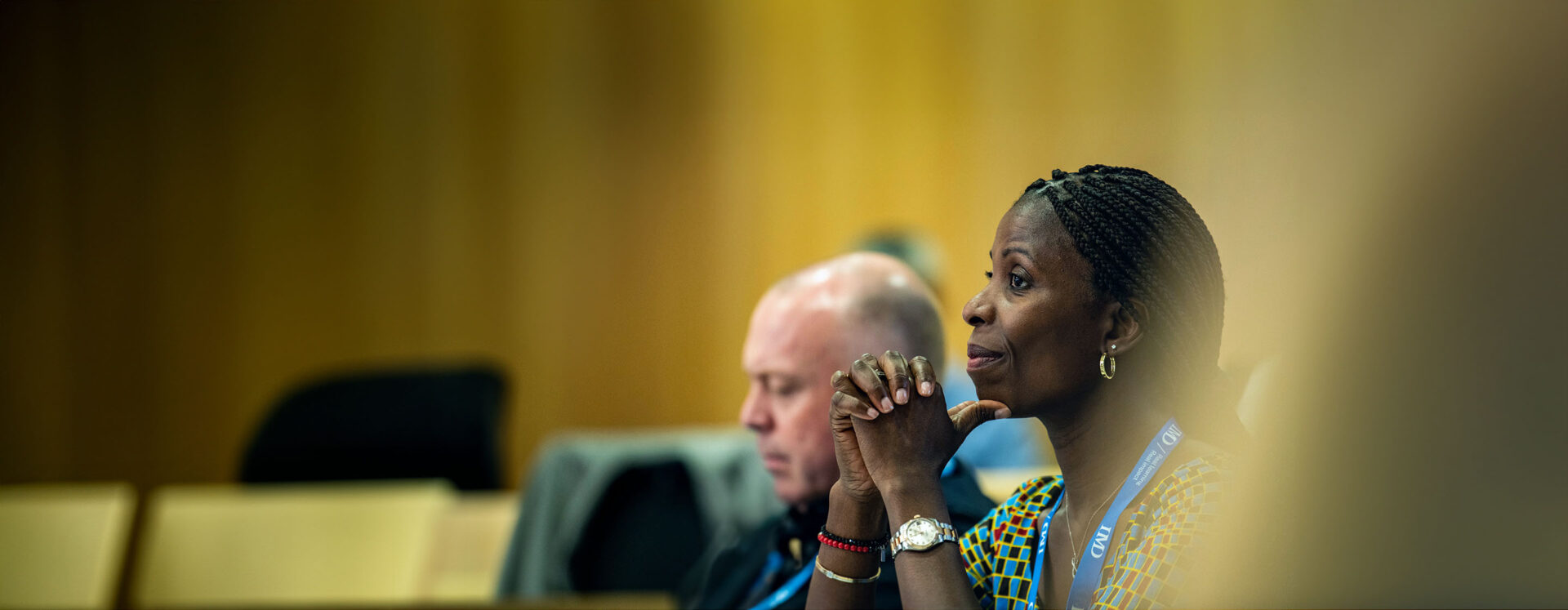 20231207-GlobalPages-Diplomas-TopBanner-BlueFilter-Desktop-2880×1120 - IMD Business School