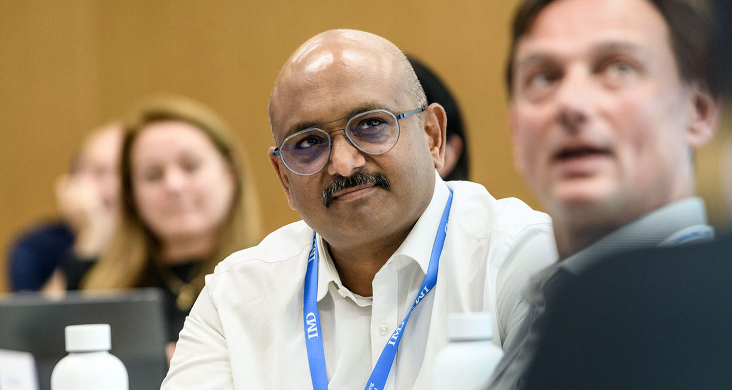 20231207-GlobalPages-ExecutiveEducation-TopBanner-BlueFilter-Mobile-1500×800 - IMD Business School