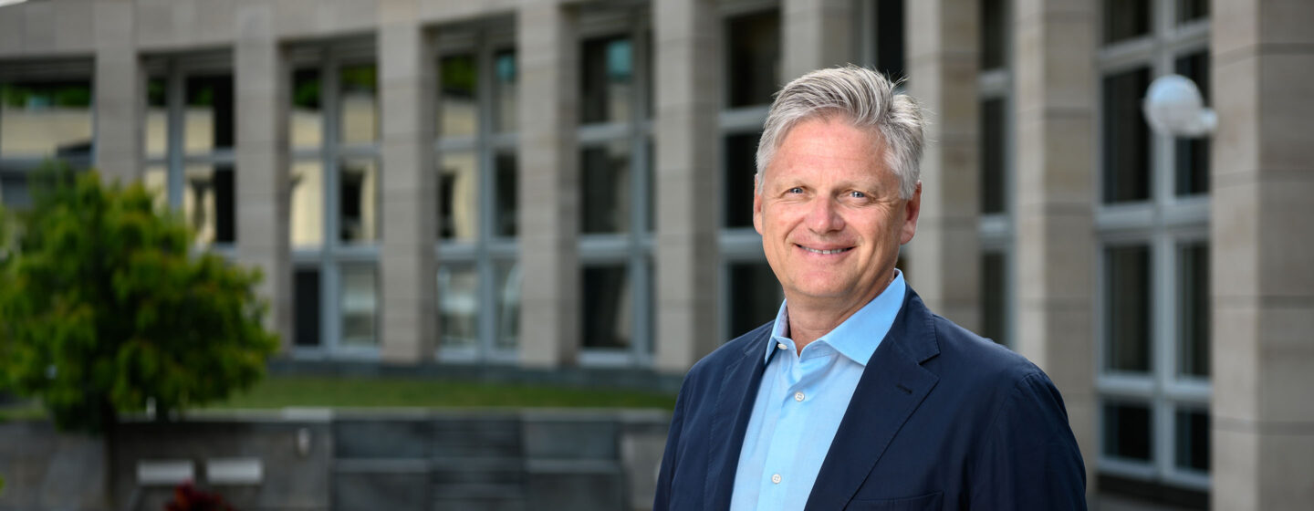 20240405-Faculty-Knut_Haanaes-TopBanner-2800x1120 - IMD Business School