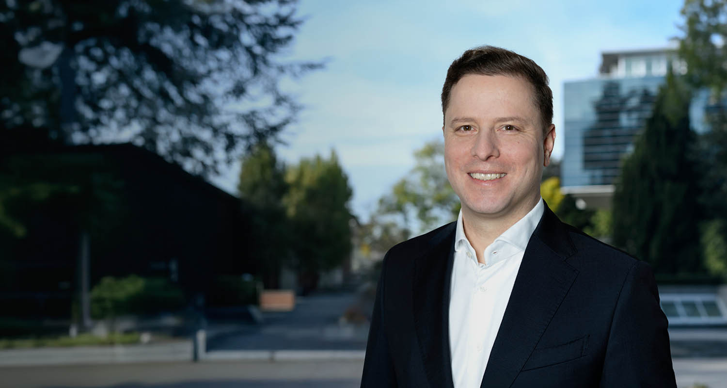 Faculty-page-GGuttmanntablet-mobile-1500x800 - IMD Business School